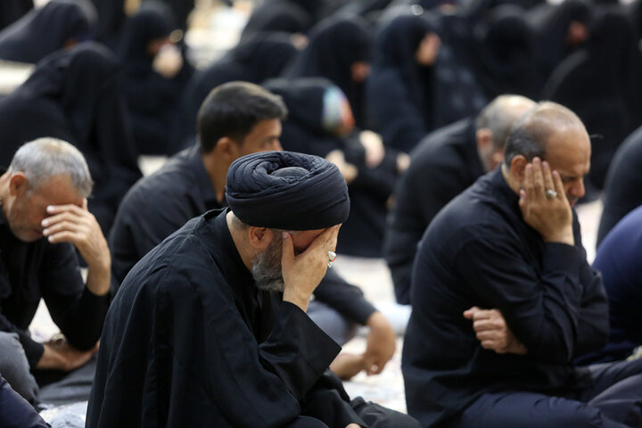 بدرقه خادمان حرم حضرت معصومه(س) برای خدمت به زائران اربعین حسینی +تصاویر