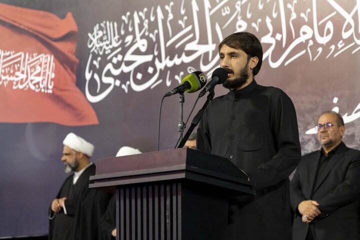 Foto / Hz. Abbas'ın (a.s) Türbesi’nde İmam Hasan’ın (a.s) Şehadet Yıl Dönümü Dolayısıyla Bayrağın Göndere Çekilmesinden Kareler