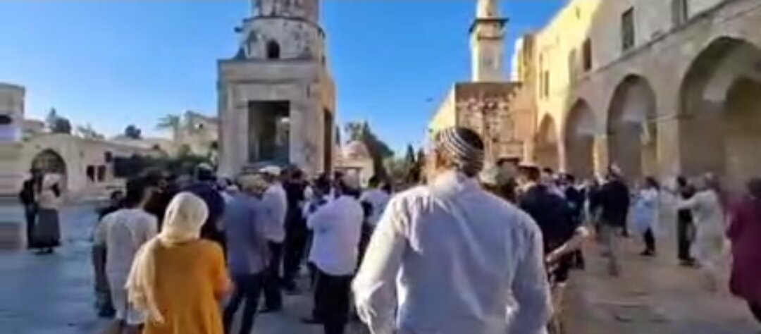 Video| Pagsalakay ng Mahigit 2,300 Zionist Settlers sa Al-Aqsa Mosque