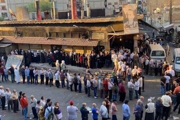 دمشق تعيش أزمة الخبز وتضاعف الأسعار وتقلص عدد الأرغفة