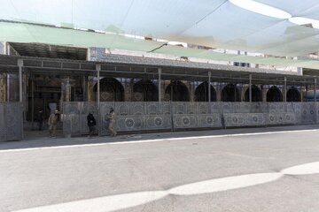 تقرير مصور/ افتتاح ثلاثة منافذ رئيسة لتوزيع وجبات الطعام لزائري الأربعين في العتبة العباسية 