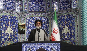 همبستگی مسلمین در مراسم اربعین پوزه دشمنان را به خاک می‌مالد
