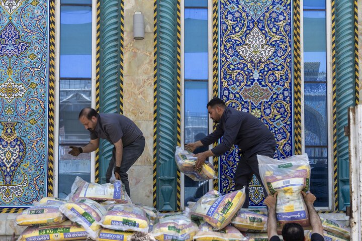 تقرير مصور/ افتتاح ثلاثة منافذ رئيسة لتوزيع وجبات الطعام لزائري الأربعين في العتبة العباسية 