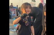 فيديو | أطفال يشاركون بتقديم الخدمات لزوار الأربعين بالعراق