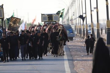 تقرير مصور/ موكب يؤدي عروض مسرحية عن الطف على مسرح متنقل بخمس محافظات عراقية