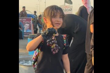 فيديو | أطفال يشاركون بتقديم الخدمات لزوار الأربعين بالعراق