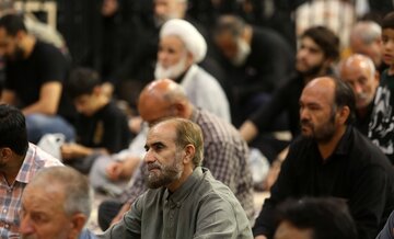 حرکت با امام و فرمانبرداری از او، موجب نجات امت است