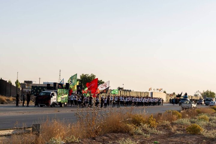 تقرير مصور/ قوافل الزائرين تنطلق من محافظة نينوى شمال العراق باتجاه كربلاء المقدسة