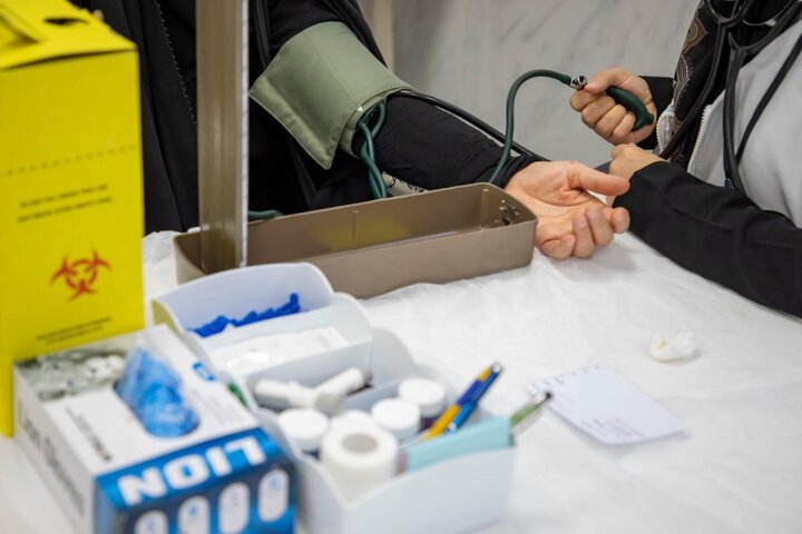 تقرير مصور/ تقديم خدمات طبية لزائرات الأربعين على طريق كربلاء–النجف