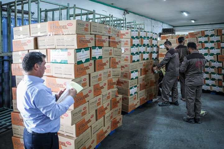 Foto / İmam Rıza (a.s) Haremi Şerifinin İdaresi Tarafından Erbaîn Ziyaretçileri İçin 150.000 Gıda Paketi Gönderilmesi