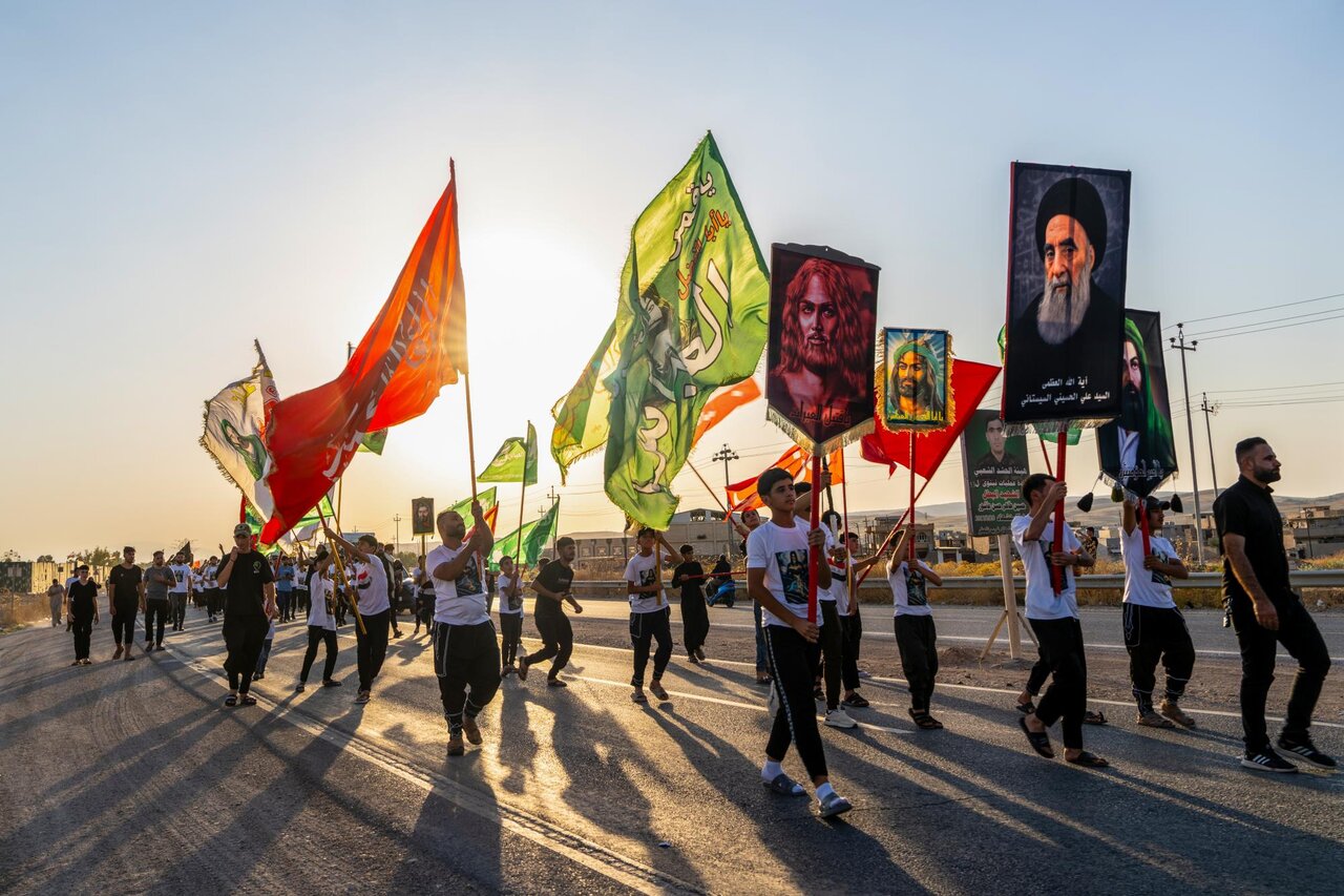 Caravans of visitors in Nineveh continue their journey toward Karbala to participate in Ziyarat Arbaeen (+Photos)