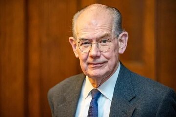 John Mearsheimer, dalubhasa sa internasyonal na relasyon: Ang mga base ng Amerika at ng mga kaalyado nito ay hindi makakaligtas sa mga missile