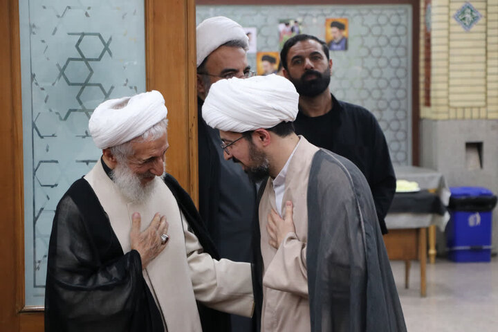 گزارش تصویری/ مراسم بزرگداشت رهبر شهید در مسجد جامع ازگل