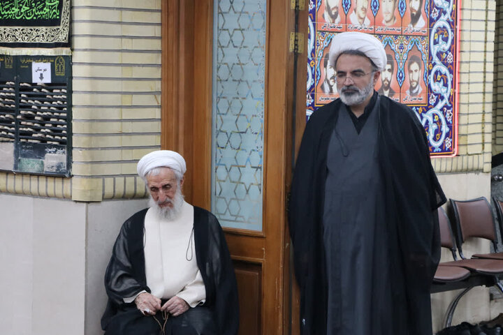 گزارش تصویری/ مراسم بزرگداشت رهبر شهید در مسجد جامع ازگل
