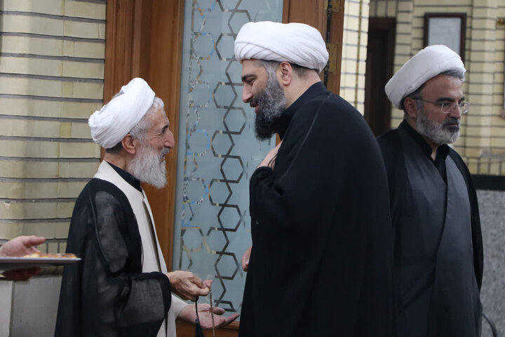 گزارش تصویری/ مراسم بزرگداشت رهبر شهید در مسجد جامع ازگل