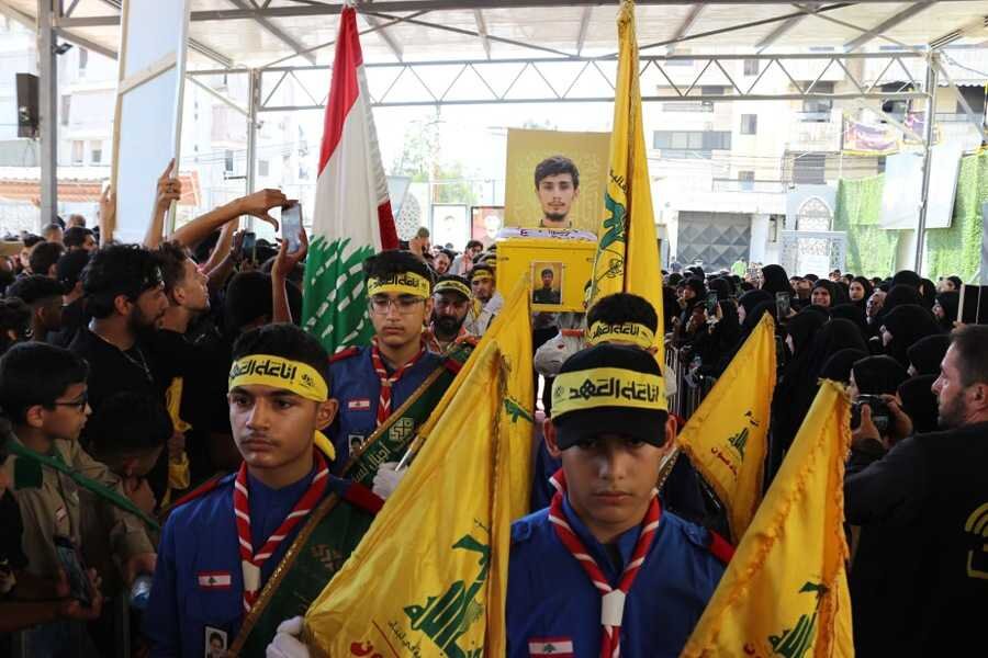 پیکر شهید حسن احمد دایخ در ضاحیه جنوبی بیروت تشییع شد