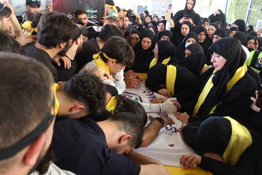 پیکر شهید حسن احمد دایخ در ضاحیه جنوبی بیروت تشییع شد