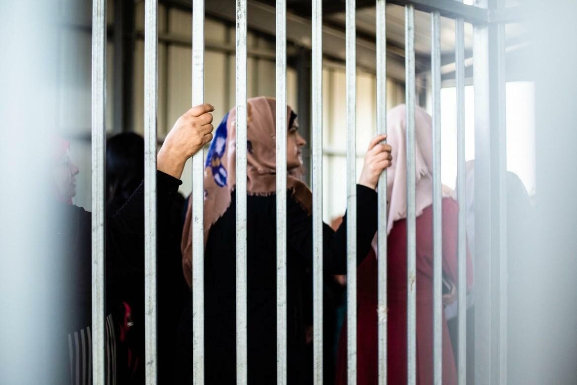 حمله وحشیانه صهیونیست‌ها به زندانیان زن فلسطینی در زندان الدامون