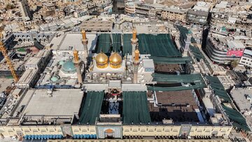 Informe fotográfico | El Santuario de Al-Kazimíya amplía las zonas de sombra para recibir a millones de peregrinos durante Arbaín