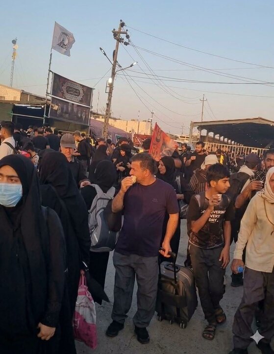 تقرير مصور/ منافذ الحدود العراقية تستقبل زوار الإمام الحسين(ع)