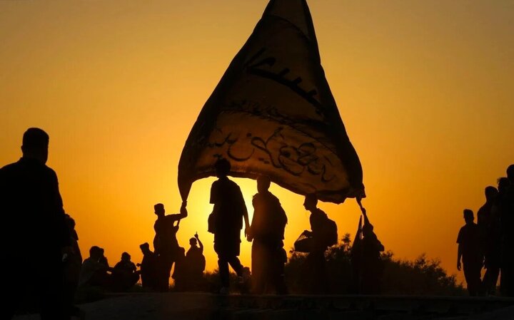 Rapora wêneyan: Pêşwaziya Iraqiyan ji zîyarêtvanên Erbainê re li ser rêya meşê ber bi Kerbelayê"