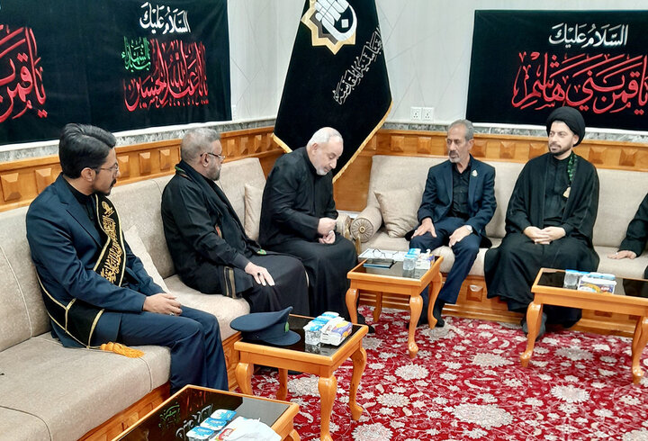دیدار خادمان موکب حرم بانوی کرامت با مسئولان عتبه عباسیه در کربلای معلی