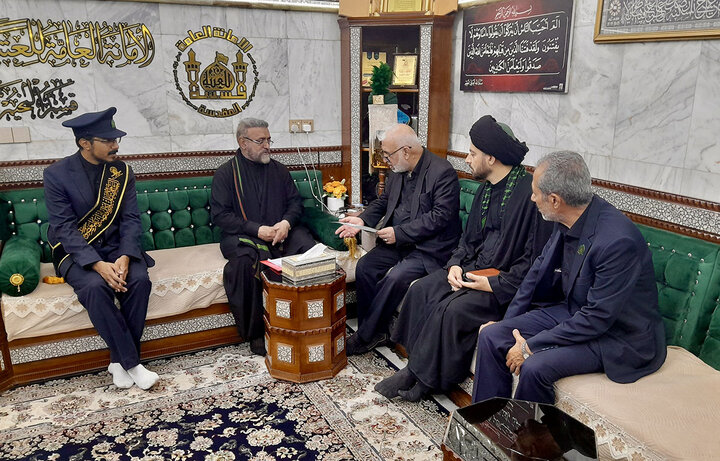 دیدار خادمان موکب حرم بانوی کرامت با مسئولان عتبه عباسیه در کربلای معلی