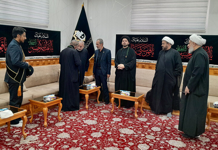 دیدار خادمان موکب حرم بانوی کرامت با مسئولان عتبه عباسیه در کربلای معلی