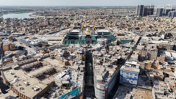 Informe fotográfico | El Santuario de Al-Kazimíya amplía las zonas de sombra para recibir a millones de peregrinos durante Arbaín
