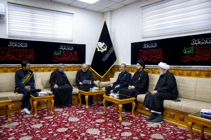 تقرير مصور/ المشرف على مجمع أبي الفضل العباس (ع) يستقبل وفدًا من مرقد السيدة المعصومة (ع)