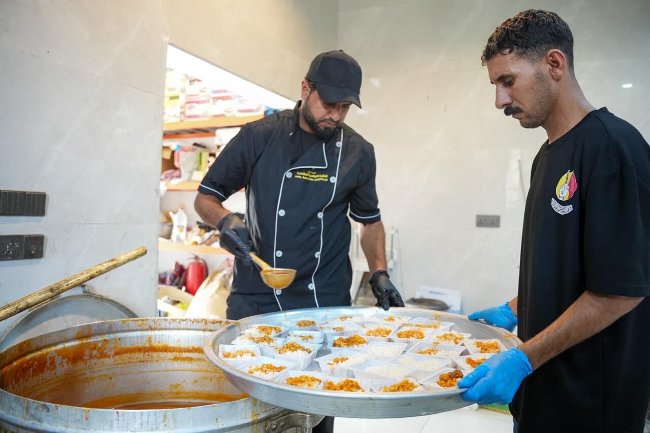 Al-Abbas Holy Shrine provides various services to visitors of Arbaeen at Zurbatiyah border crossing (+Photos)