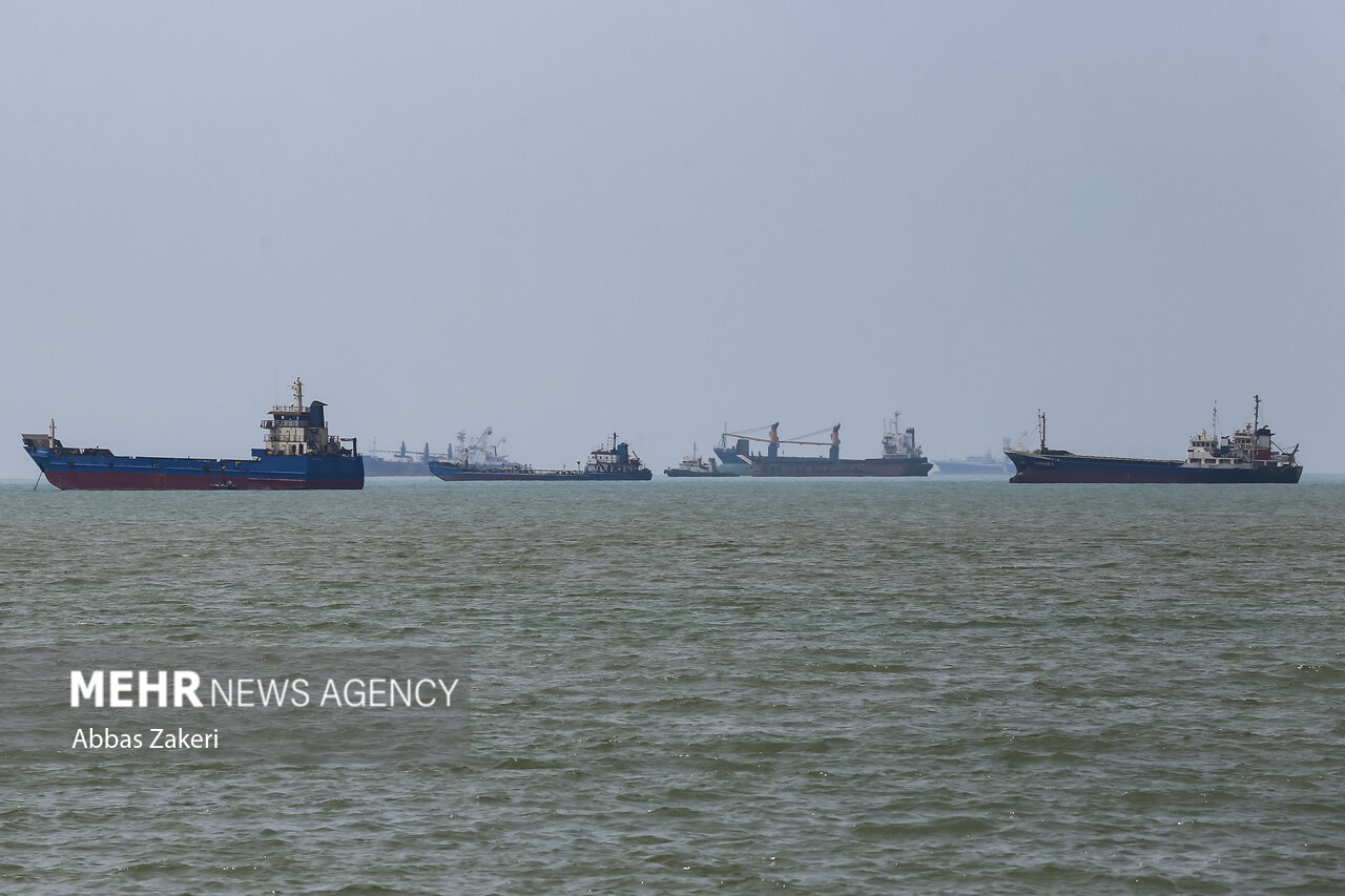 အီရန်၏ ထိန်းချုပ်မှုအောက်ရှိ ကမ္ဘာ့စွမ်းအင် သယ်ယူပို့ဆောင်ရေး၏ အဓိက ရေလမ်းကြောင်း ဖြစ်သည့် ဟော်မုဇ်ရေလက်ကြား ။ ။ Photos