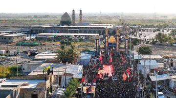 تقرير مصور/ مجلس عزاء لموكب شهيد الجمعة الحسيني في حرم الحمزة الشرقي بالعراق