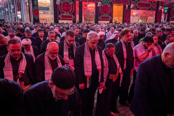 تقرير مصور/ وفود "نداء الأقصى" يشاركون في صلاة مشتركة في حضرة الإمام الحسين (ع)