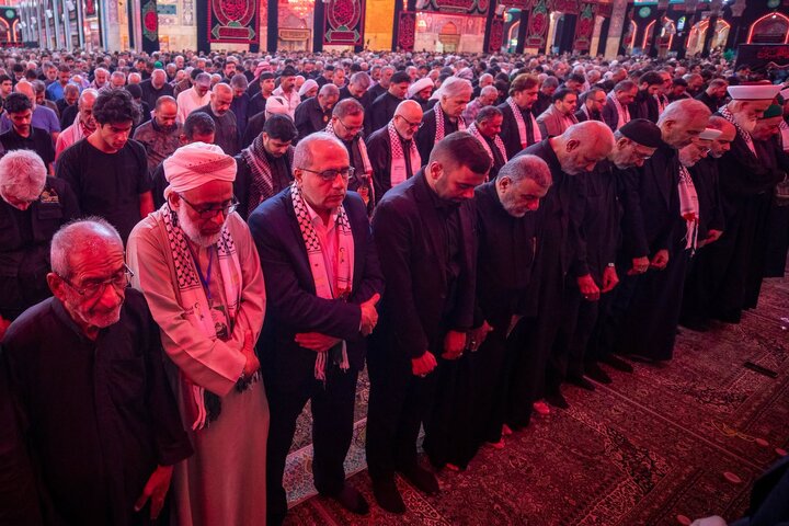 تقرير مصور/ وفود "نداء الأقصى" يشاركون في صلاة مشتركة في حضرة الإمام الحسين (ع)
