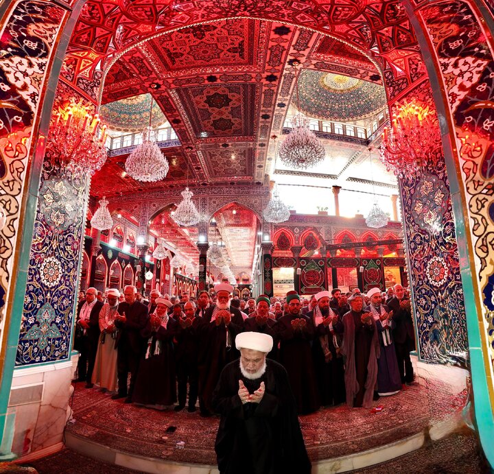 تقرير مصور/ وفود "نداء الأقصى" يشاركون في صلاة مشتركة في حضرة الإمام الحسين (ع)
