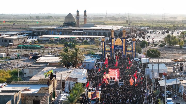 تقرير مصور/ مجلس عزاء لموكب شهيد الجمعة الحسيني في حرم الحمزة الشرقي بالعراق