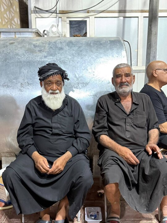 تقرير مصور/ موكب جامع وحسينية أسد الله التركماني يخدم زوار الأربعين في كربلاء المقدسة