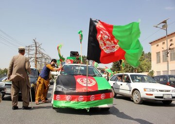 هفتم مرداد؛ روزی که پرچم سه‌رنگ افغانستان از میدان‌های عمومی به حافظه جمعی و فضای مجازی رفت