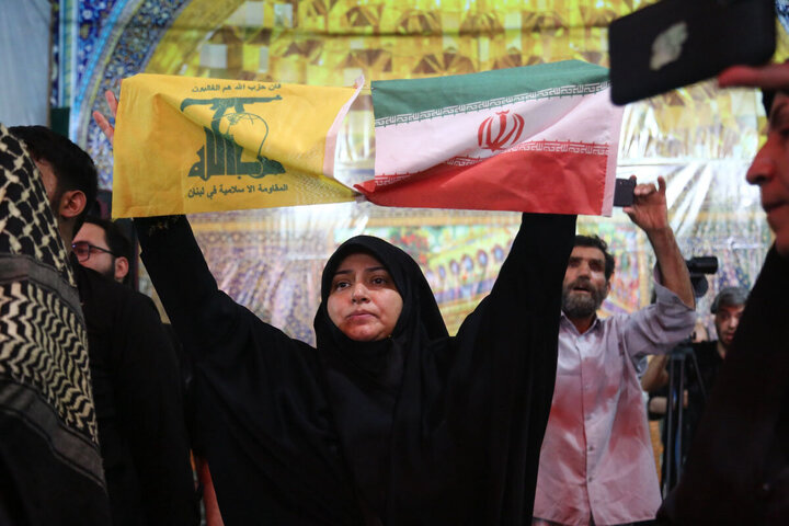 Photos: Clenched Fists of Arbaeen Pilgrims Against Global Arrogance