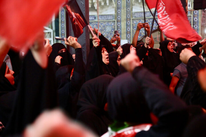 Photos: Clenched Fists of Arbaeen Pilgrims Against Global Arrogance
