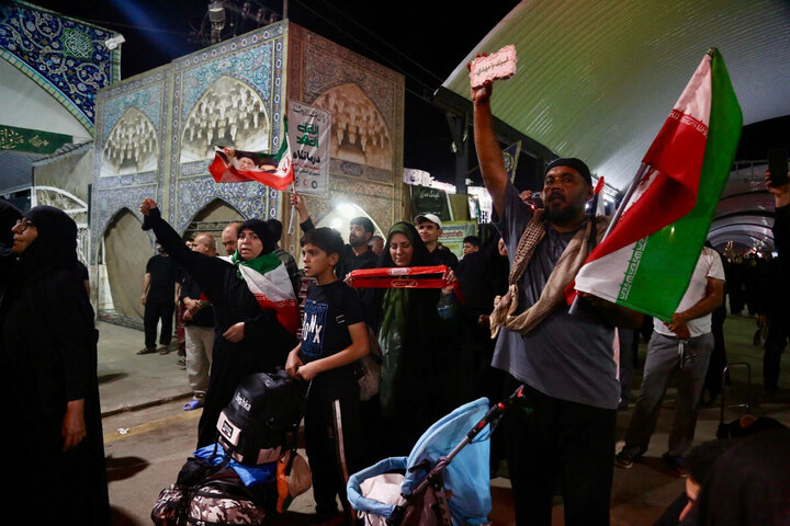 Photos: Clenched Fists of Arbaeen Pilgrims Against Global Arrogance