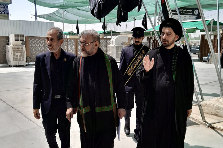 Photos: Servants of Hazrat Masoumeh Shrine's Mawkib Meet with Officials of Al-Abbas Shrine in Holy Karbala