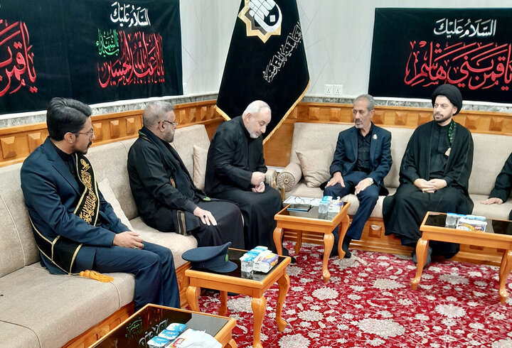 Photos: Servants of Hazrat Masoumeh Shrine's Mawkib Meet with Officials of Al-Abbas Shrine in Holy Karbala
