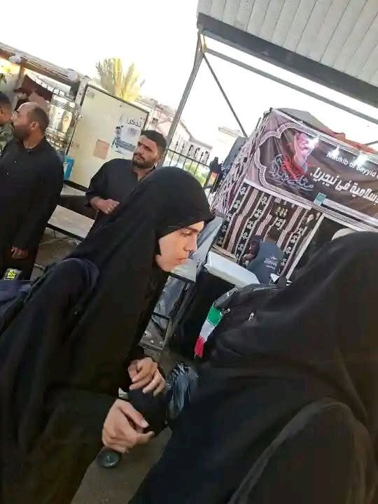 تقرير مصور/ زار افريقي جاء للمشاركة بالأربعين يخدم زوار الإمام الحسين (ع)