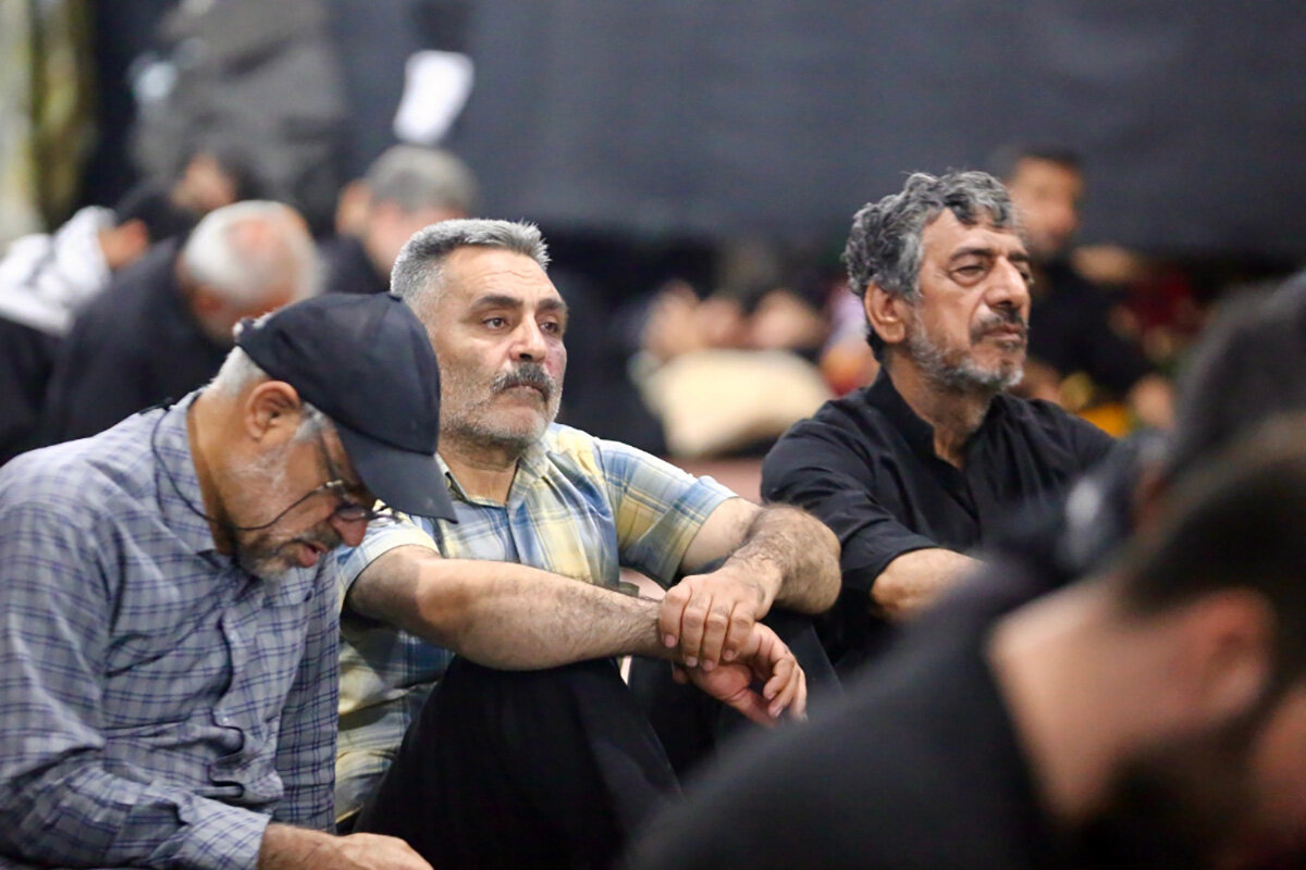 بازدید نماینده رهبر در سازمان حج و زیارت از موکب حرم بانوی کرامت