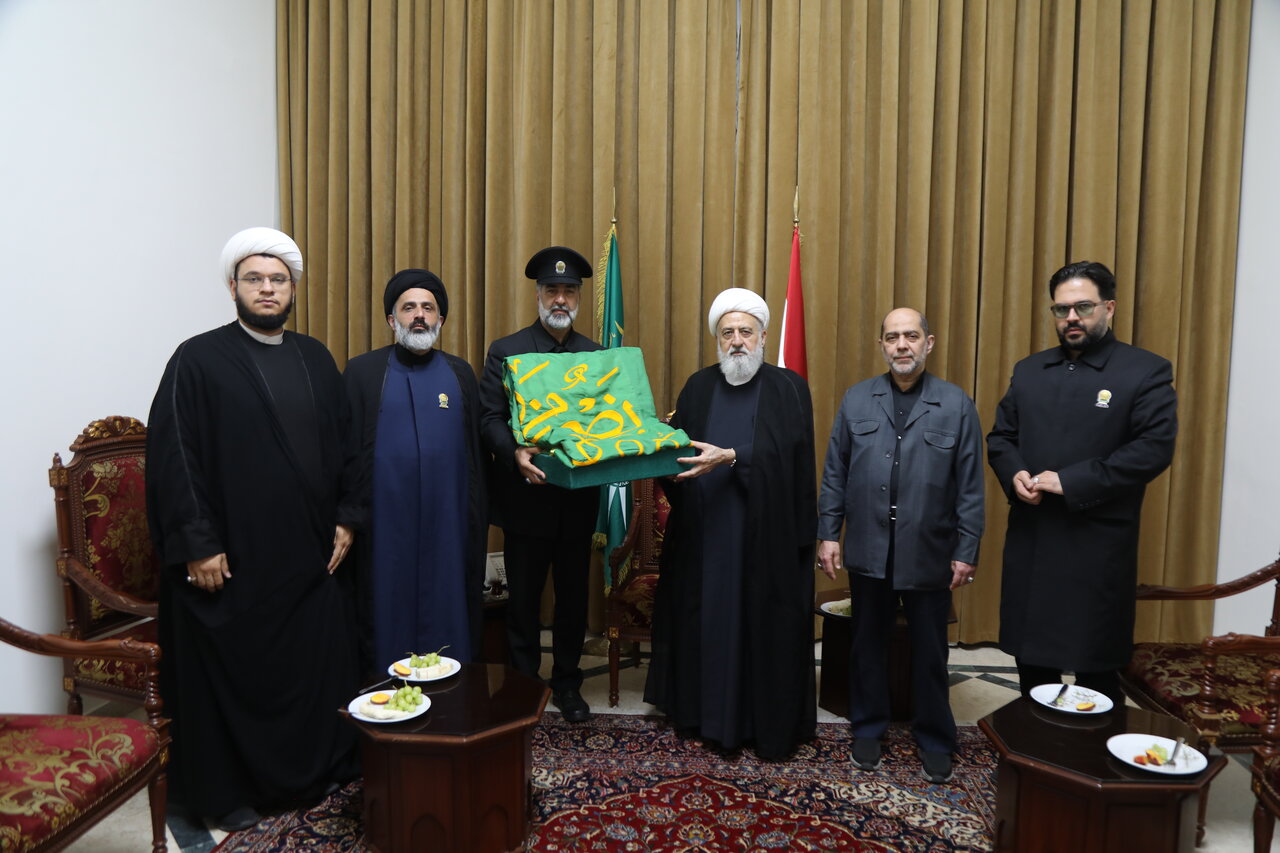 دیدار جمعی از خادمان آستان قدس رضوی با نایب‌رئیس مجلس اعلای اسلامی شیعیان لبنان + تصاویر