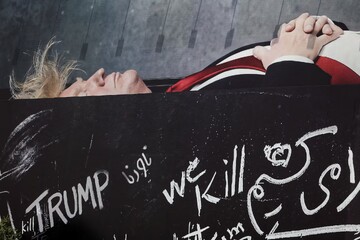 Tehran divarlarında terrorçu ABŞ və sionist rejim əleyhinə ŞÜARLAR \ Foto Xəbər