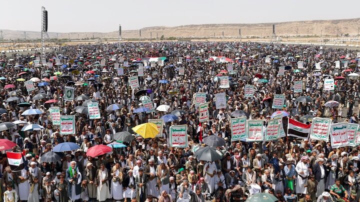 تقرير مصور/ اليمن يشهد مسيرات مليونية تفويضا للقيادة استعدادا لمواجهة العدوان السعودي الغاشم