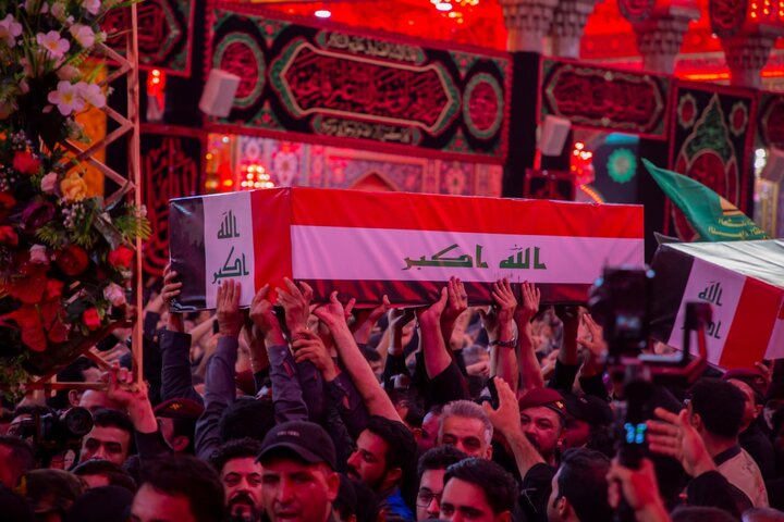 تقرير مصور/ تشييع حاشد لشهداء "الحشد" وصلاة على جثامينهم في حرم الإمام الحسين(ع)